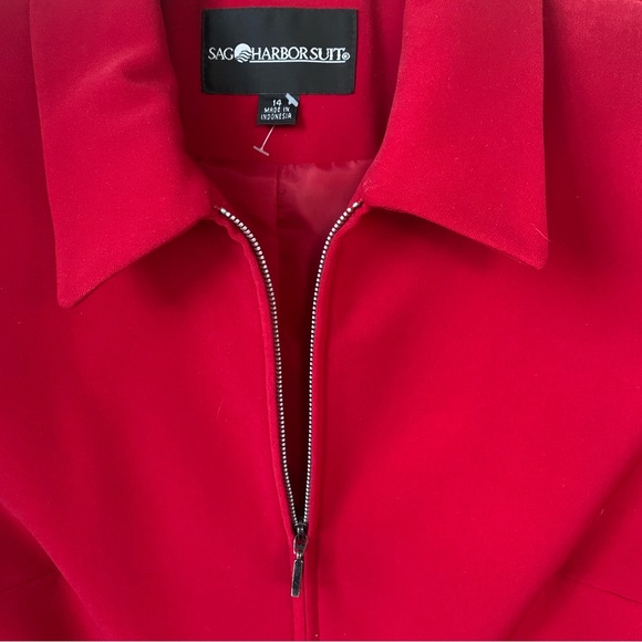 Sag Harbor Suit Crop Jacket- (Size 14) Red, Ladies, Collar and Zipper Front - Picture 3 of 10